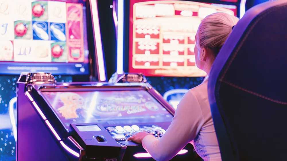 Luck Be a Lady: Exploring the Charms of Online Slot Gaming
