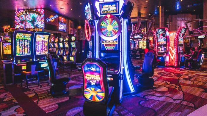 Unveiling the Enigmatic Allure of Casino Slots: Beyond the Reels