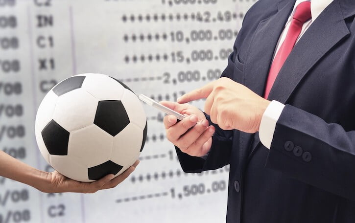 Online Football Betting: A Guide to the Thrills and Risks